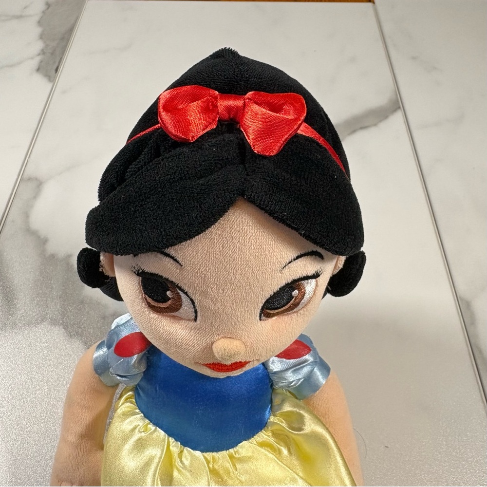 Disney Animators' Collection Snow White Plush Doll - Picture 6 of 6